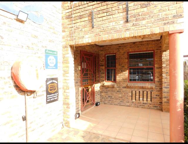 96M² OFFICE TO LET IN WELTEVREDEN PARK
